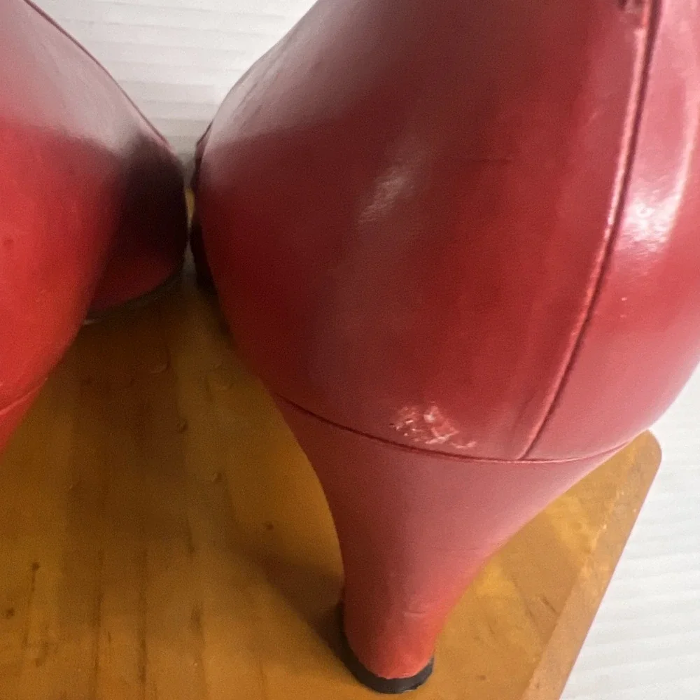 Vintage Salvatore‎ Ferragamo Red Leather Pumps Women's 7B EU 36 Italy